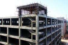 綠色夢想的沉重代價 中國最大環保建材市場陷停工泥潭，債務漩渦深達十億